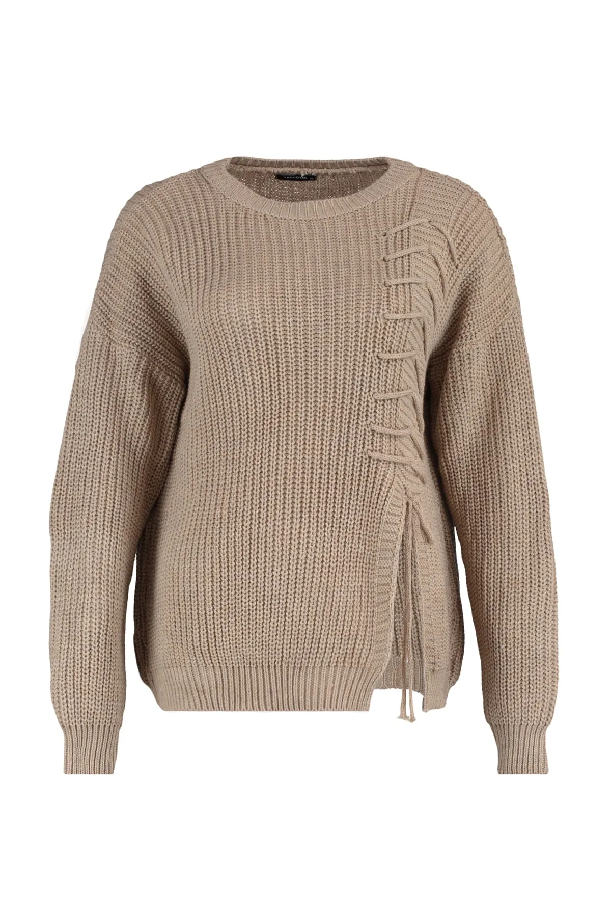 Trendyol Curve  Beigefarbener Strickpullover mit Kreuzspitze und detailliertem Detail