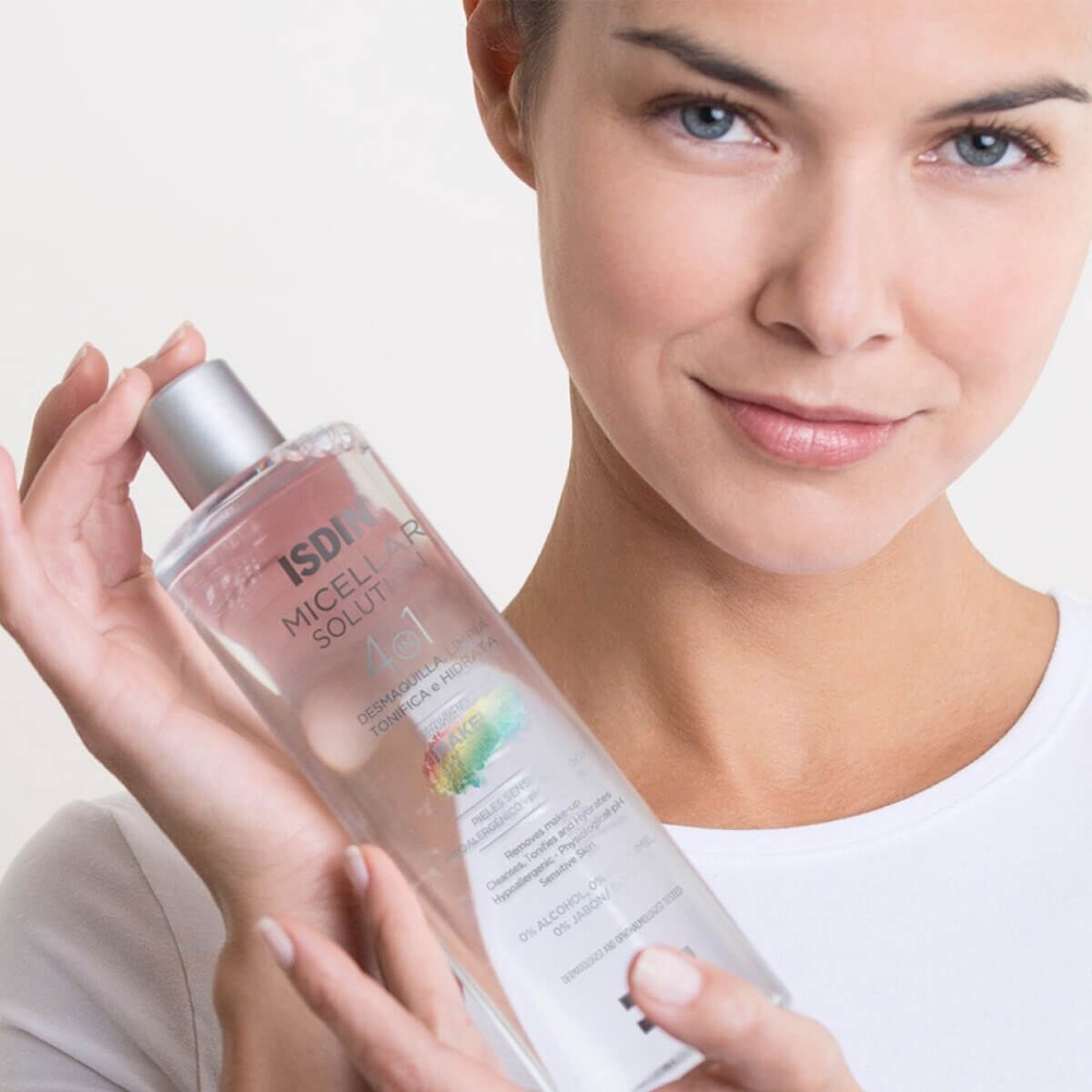 isdin Micellar Solution Eau micellaire nettoyante et hydratantepour tous types de peaux