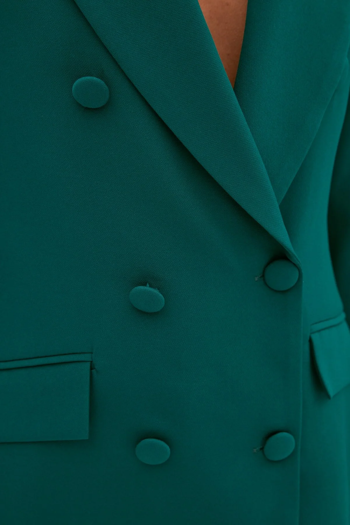Trendyol Collection  Grüne, gefütterte, gewebte Blazerjacke mit normalem Schnitt TWOSS21CE0137