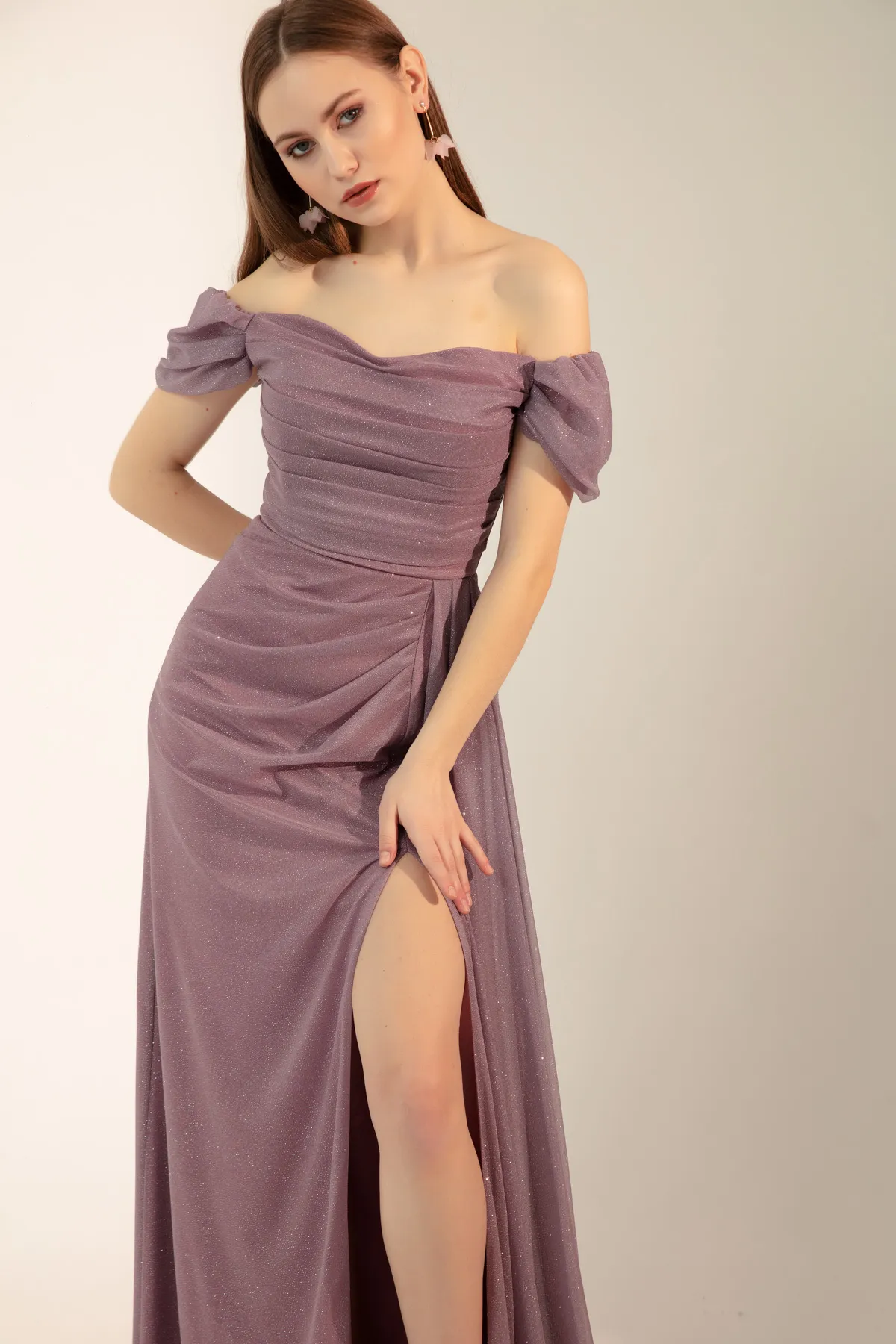 Lafaba  Damen-Abendkleid in Puderblau mit U-Boot-Ausschnitt, drapiertem Schlitz, langes Glitzer-Abendkleid