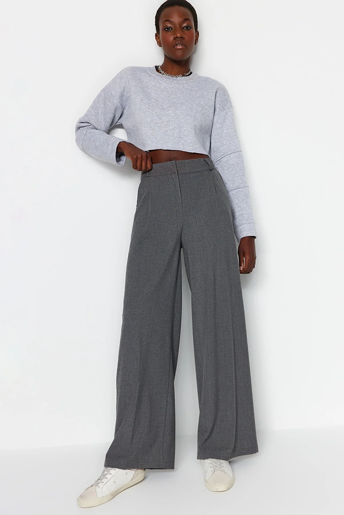 Trendyol Collection  Anthrazitfarbene Palazzo-/Webhose mit extra weitem Bein TWOSS23PL00062