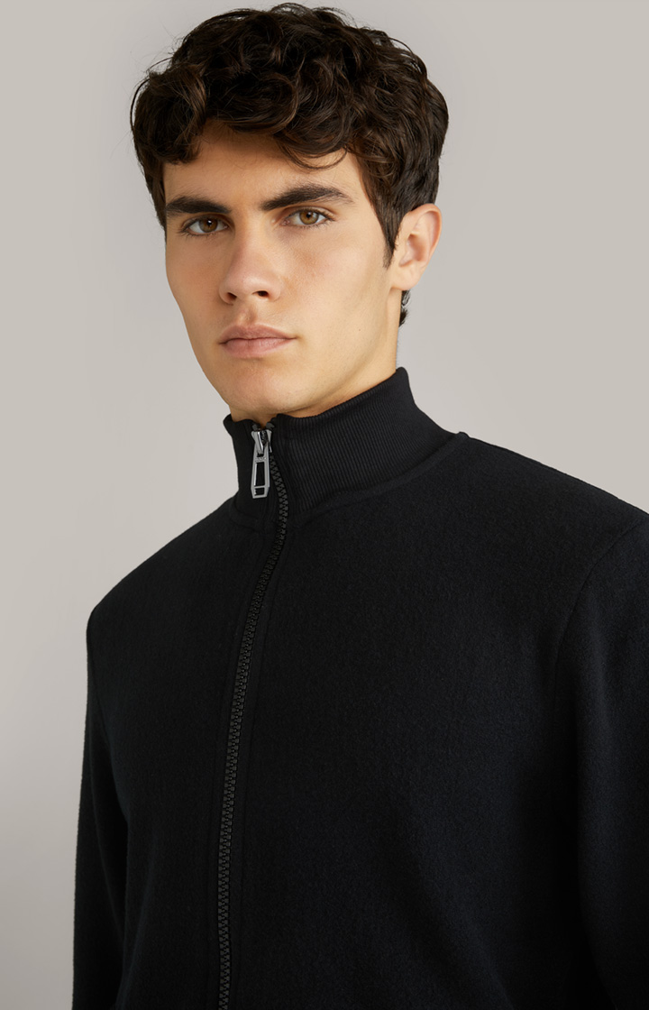 Strickjacke Amelios in Schwarz