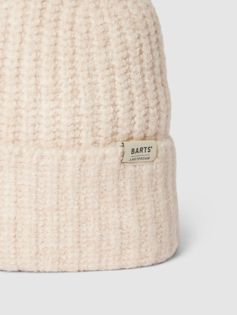 Mütze mit Label-Detail Modell 'Neide' in offwhite