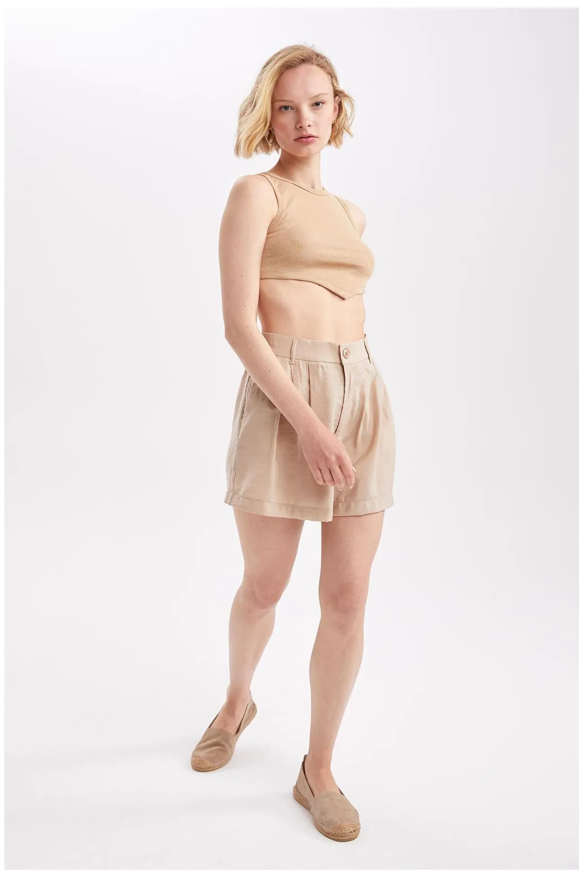 DeFacto  Modal-Shorts mit normaler Taille und normaler Passform X4722az22sm