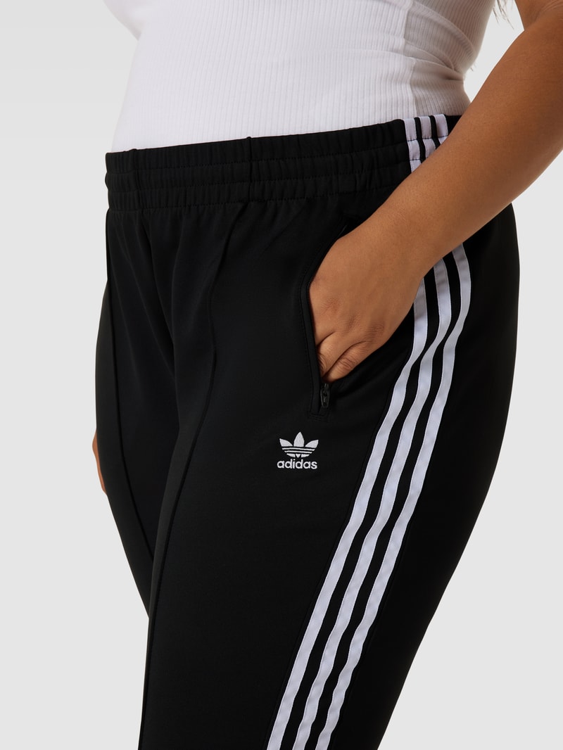 PLUS SIZE Sweatpants mit Logo-Streifen in schwarz