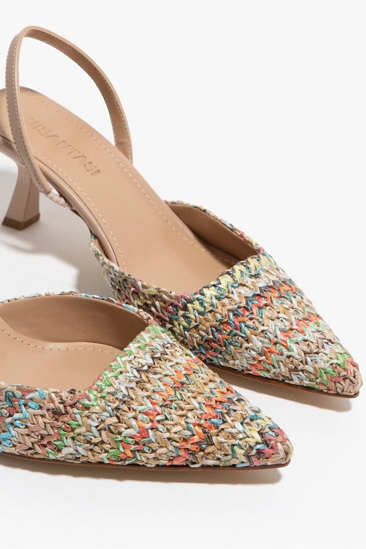 NİŞANTAŞI SHOES  Ponnie Bunte Stroh-Damenschuhe mit spitzem Zehenbereich und Absatz