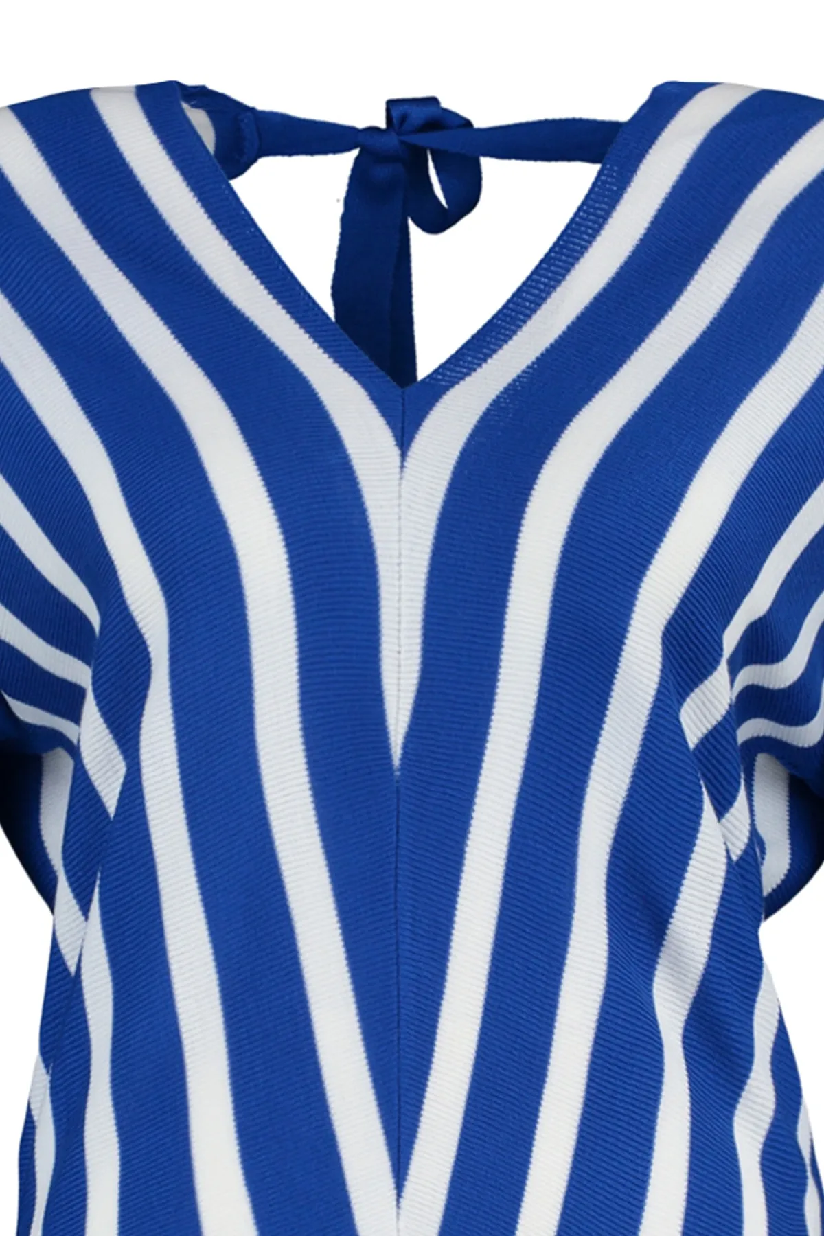 Trendyol Curve  Indigofarbener Strickpullover mit Fledermausärmeln TBBAW23AN00039