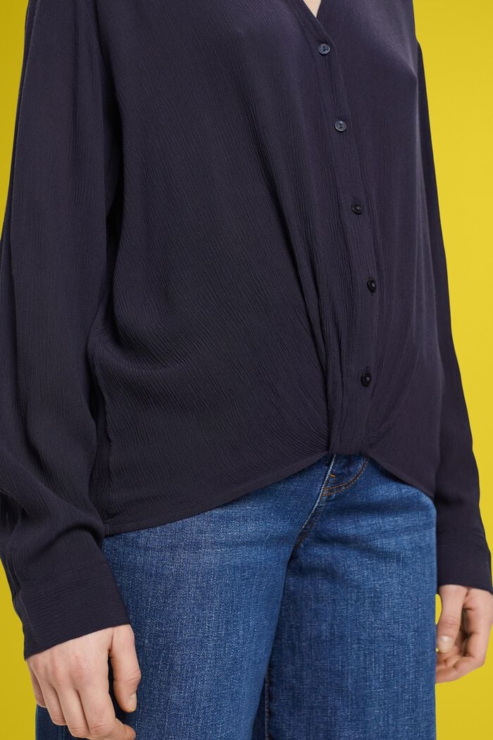 Bluse mit Crinkle-Effekt und Knoten-Detail
