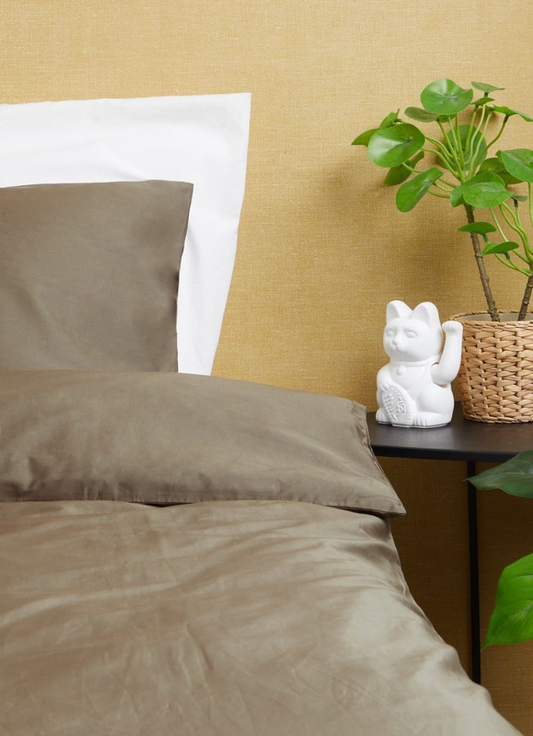 Set de lenjerie de pat Yumeko din satin de bumbac organic cu 300 de fire - cu fețe de pernă incluse.