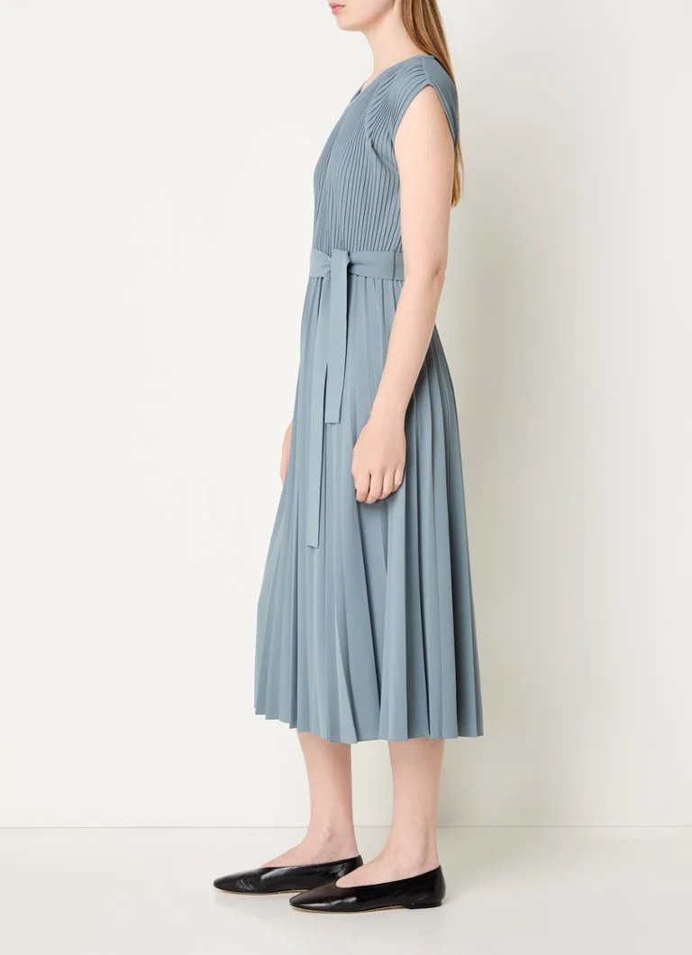 Abito midi MaxMara Kiss con dettagli plissettati e cintura da annodare