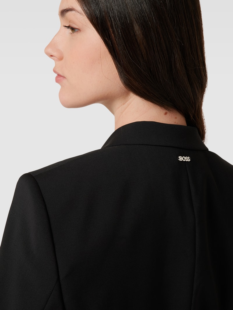 Blazer mit Knopfverschluss Modell 'Jarua' in schwarz