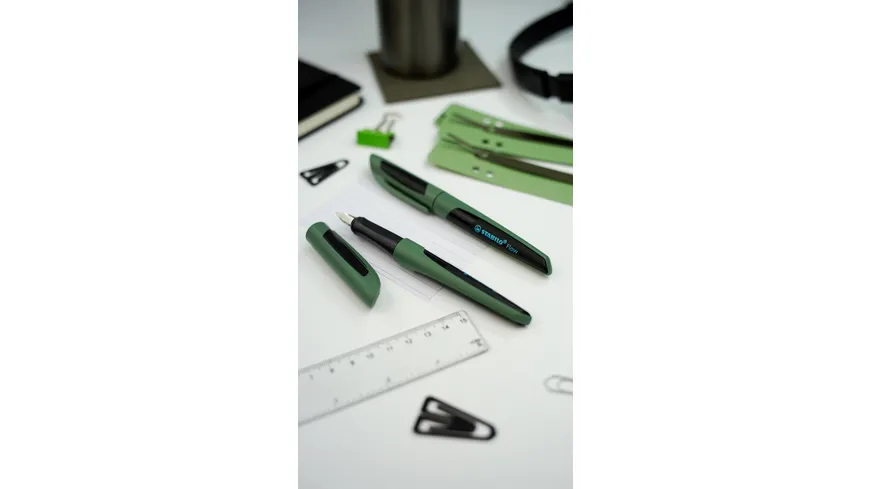STABILO® Füller - STABILO Flow SPORTY in khaki/schwarz - Einzelstift - inklusive Patrone
