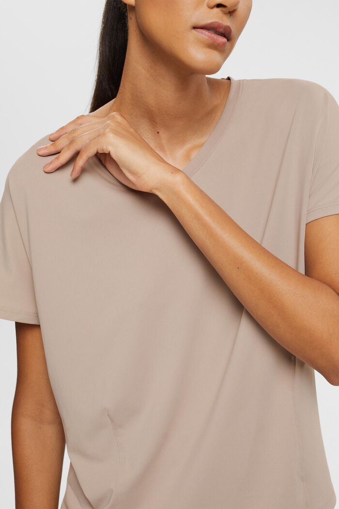 Active-T-Shirt mit V-Ausschnitt und E-DRY