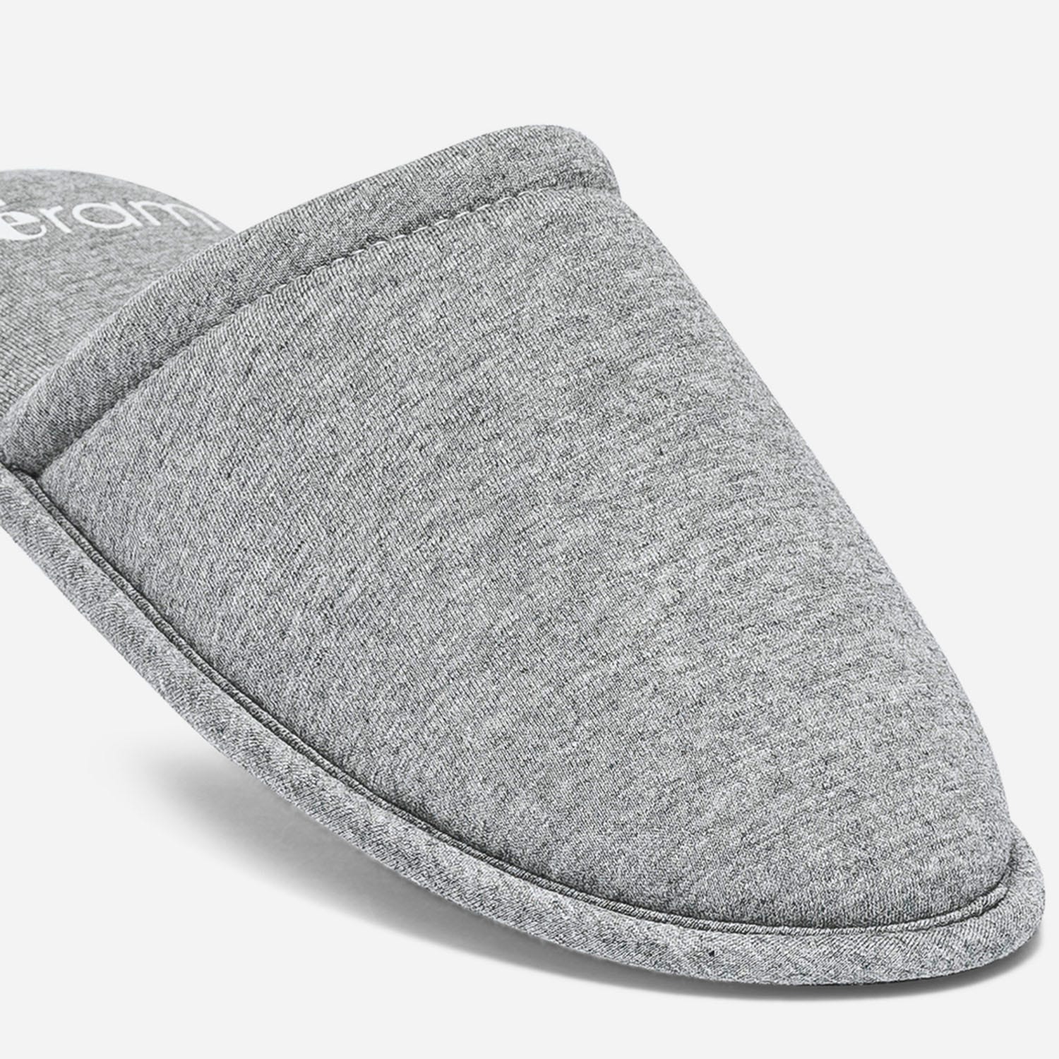 Chausson-mule gris en textile