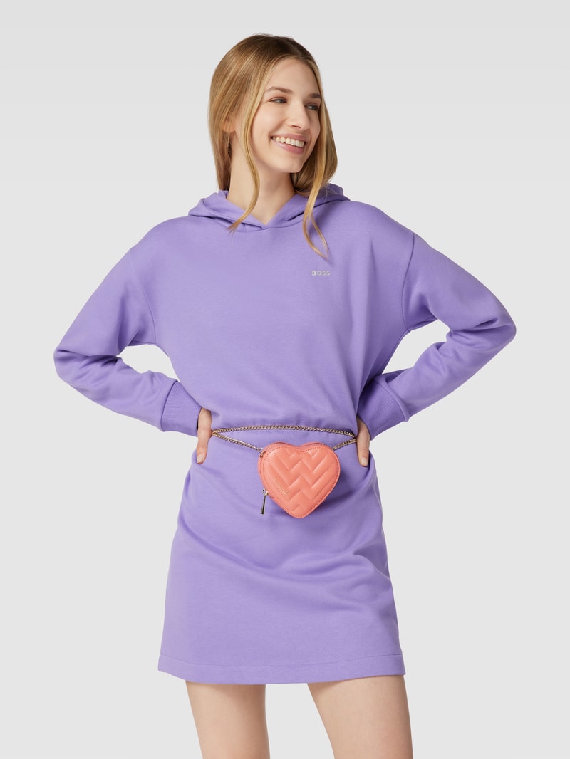 Umhängetasche mit Label-Detail Modell 'Mini Heart Bag Peach' in apricot