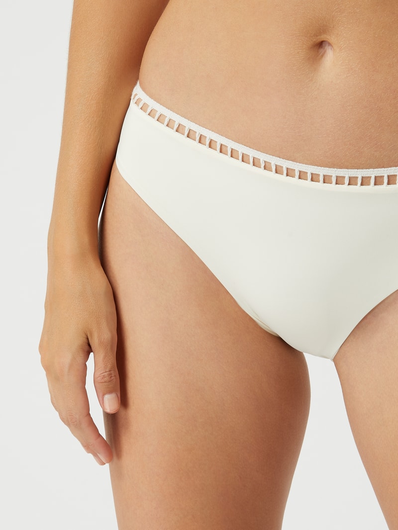 Bikini-Hose mit Zierborte in offwhite