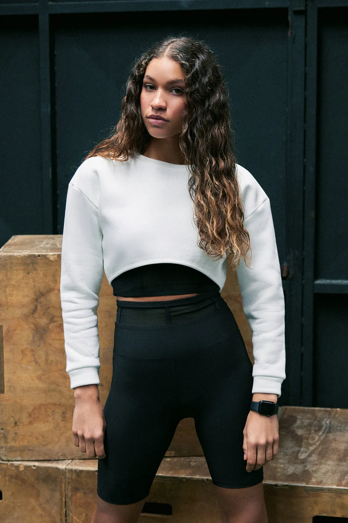 Trendyol Collection  Ecru Super Crop Fleece Gestricktes Sport-Sweatshirt TWOAW23SW00189