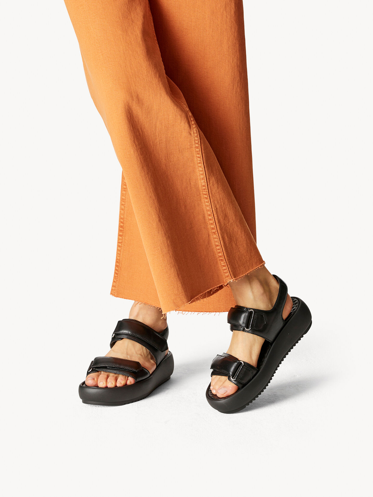 Sandale à talon en cuir - noir