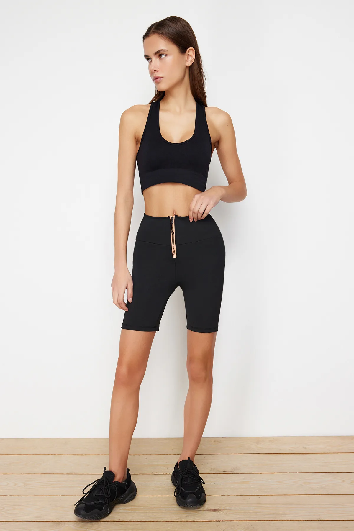 Trendyol Collection  Schwarze Restorer-Leggings aus Strick mit Reflektor-Aufdruck und Reißverschluss, für Sport-Biker/Radfahrer/kurze Radfahrer THMSS24TY00024