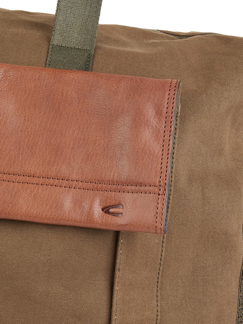 Weekender mit Leder-Anteil in khaki