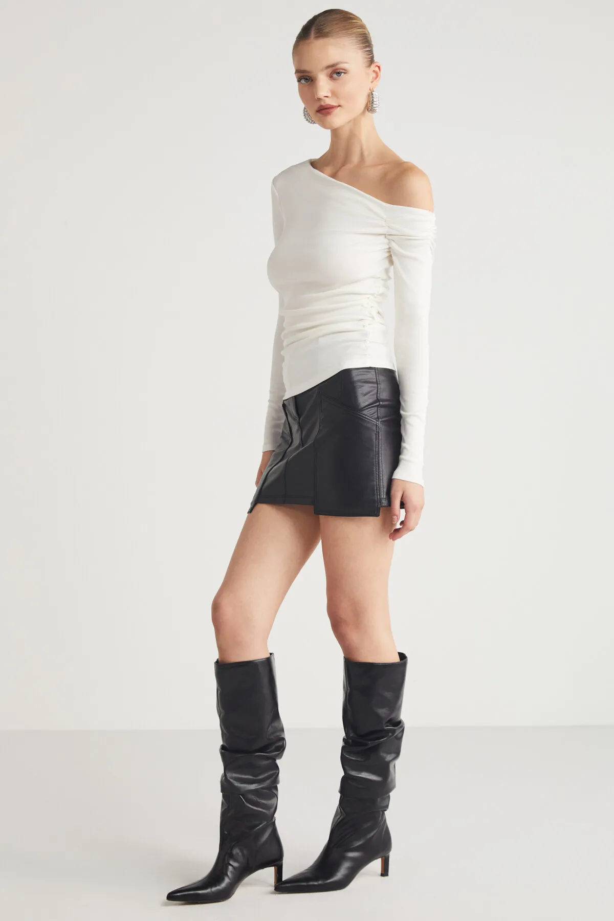 GRIMELANGE  SISSI Damen Bluse mit asymmetrischem Kragen und schmaler Passform, Ecru