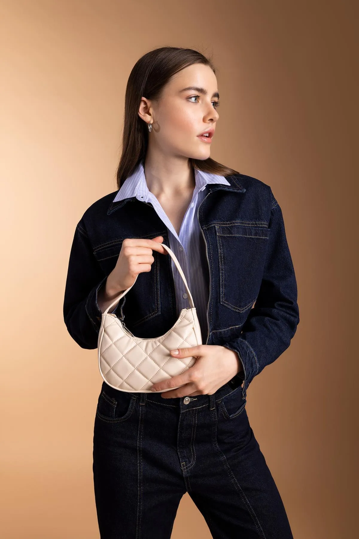 DeFacto  Damen Umhängetasche aus Kunstleder B7153axns