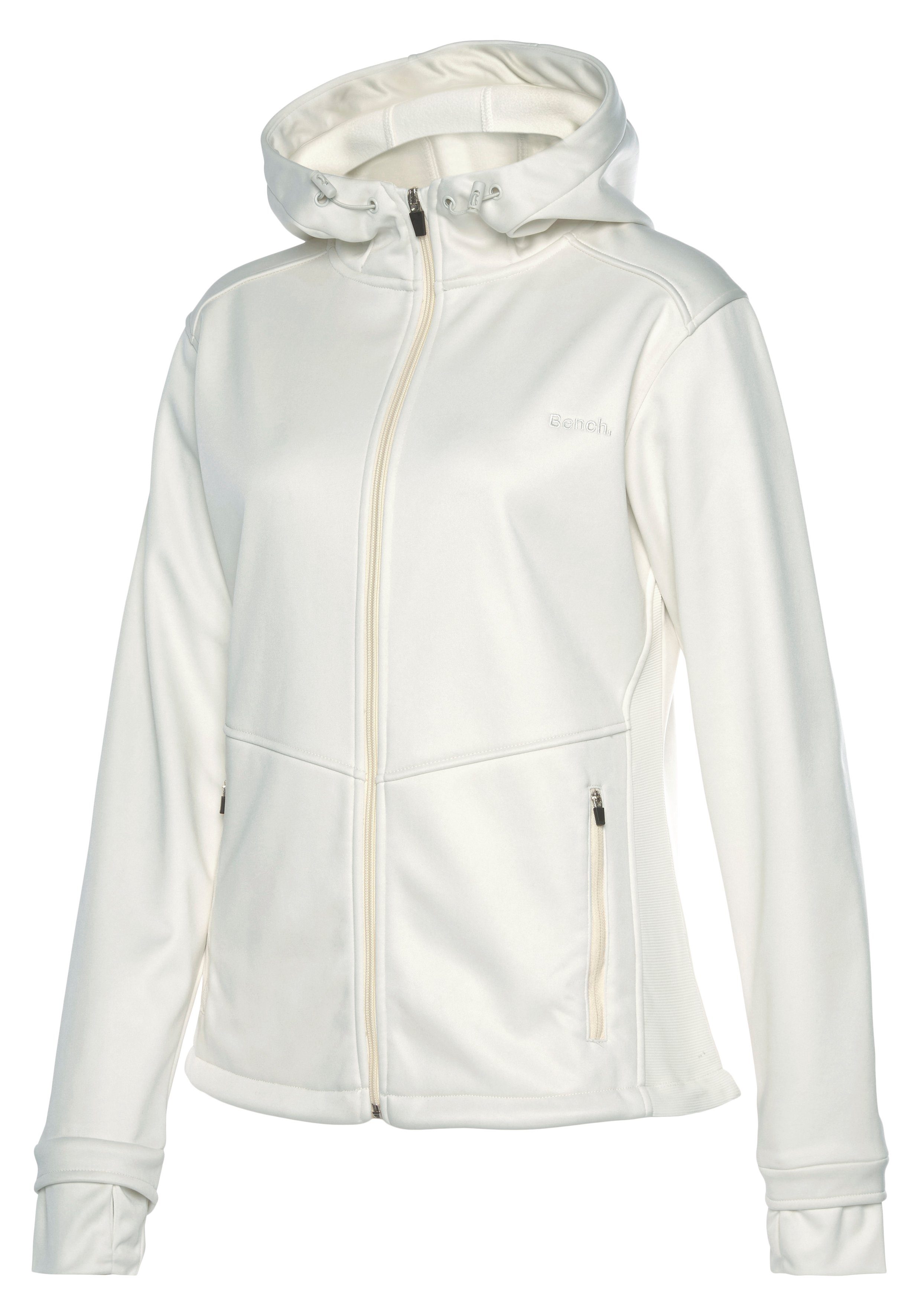 Bench. Softshelljacke ideal zum Wandern mit regulierbarer Kapuze und Reißverschlusstaschen