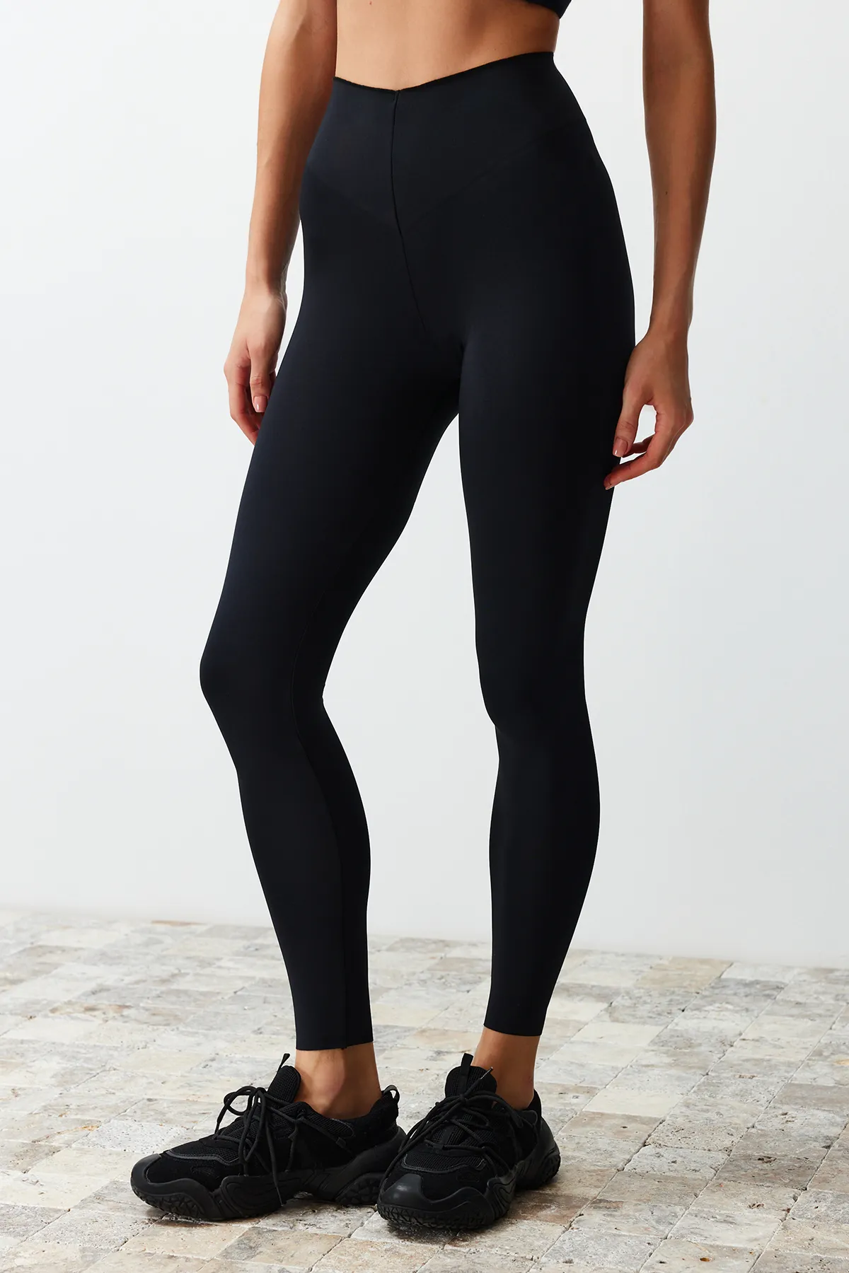 Trendyol Collection  Premium Schwarz 2Extra Abdominal Enhancing Push-Up-Strick-Sportleggings in voller Länge mit Schicht THMSS24TY00015