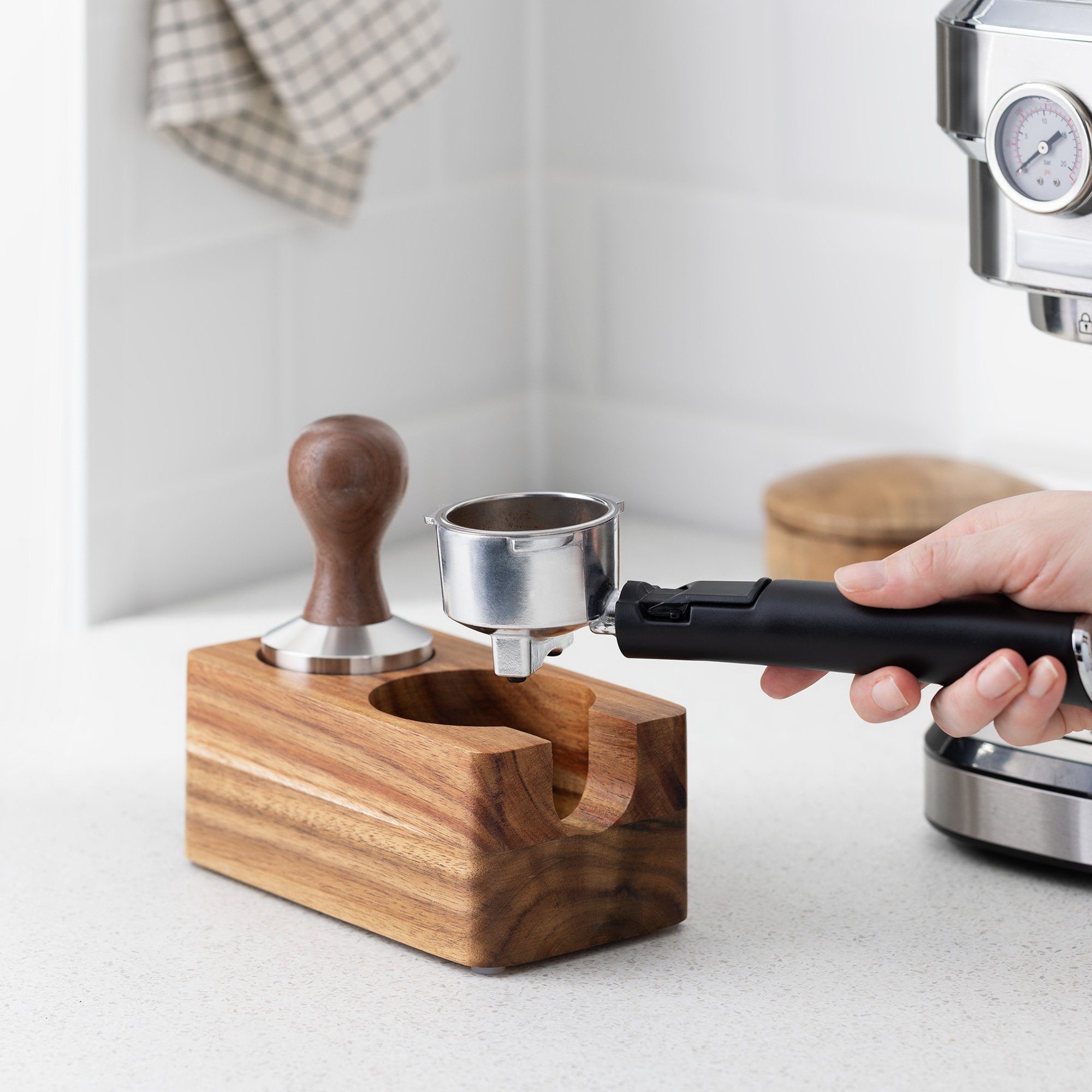 Navaris Kaffeebereiter Tamperstation 51mm/58mm - Holz Tamper Station für Siebträger