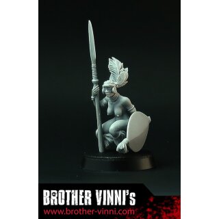 African Tribal Female Warrior kneeling (28mm)