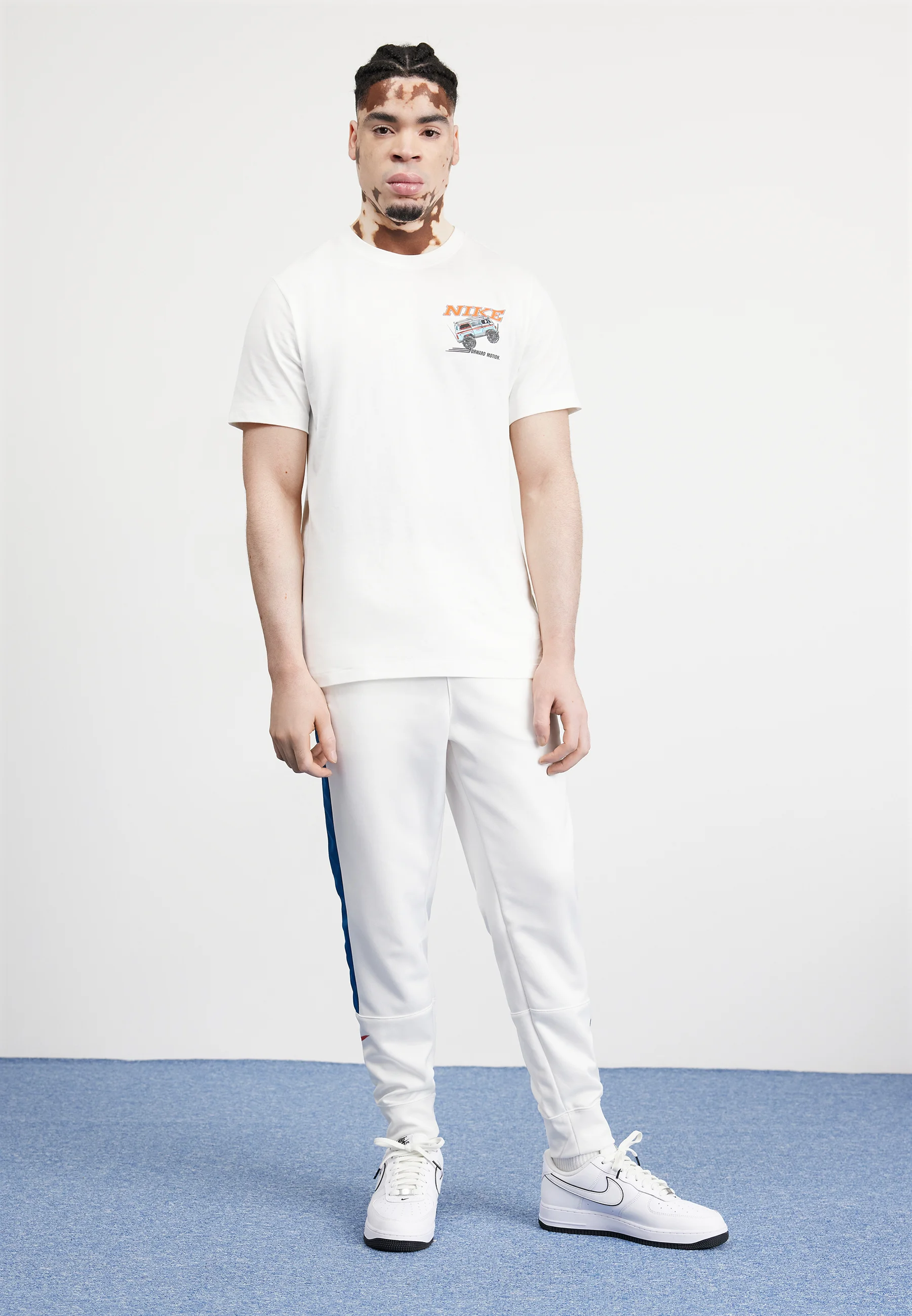 Nike Sportswear RALLY - Camiseta con estampado