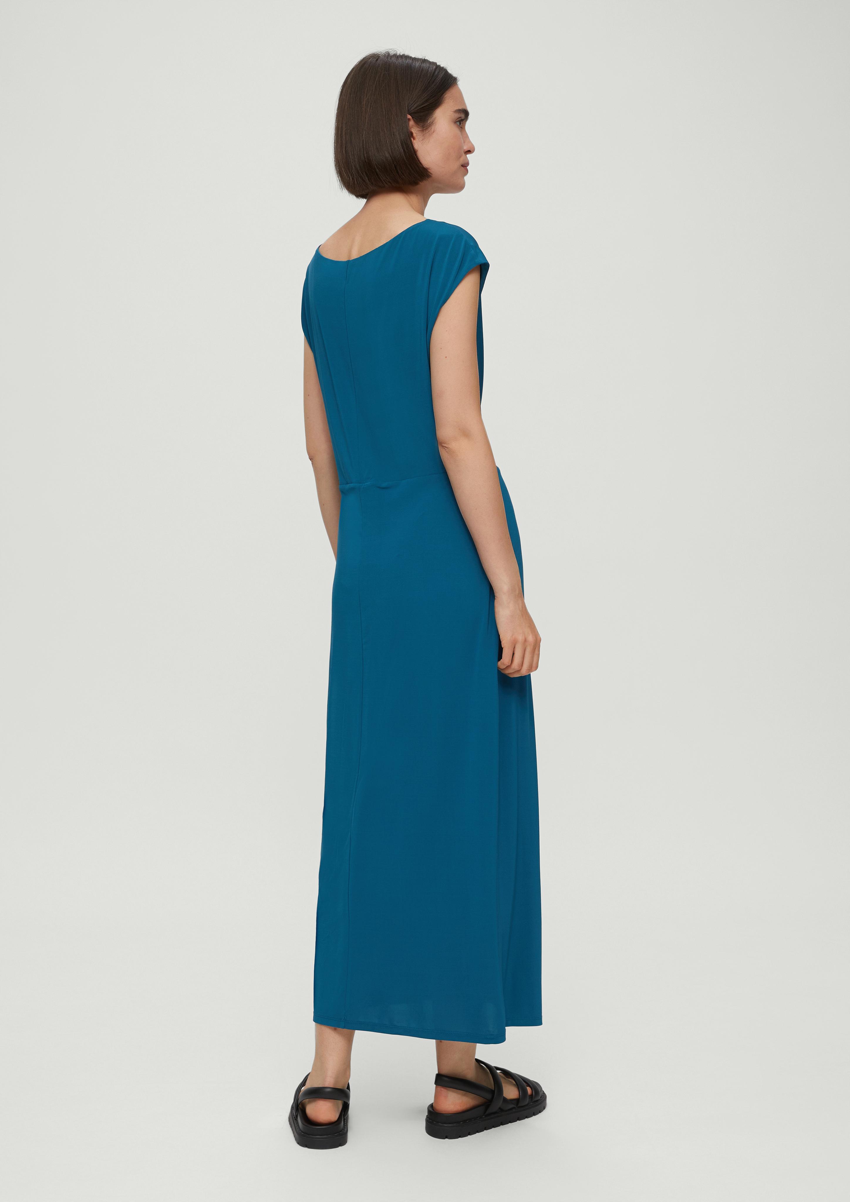 Kleid aus schimmerndem Viskosestretch  2131828-6768