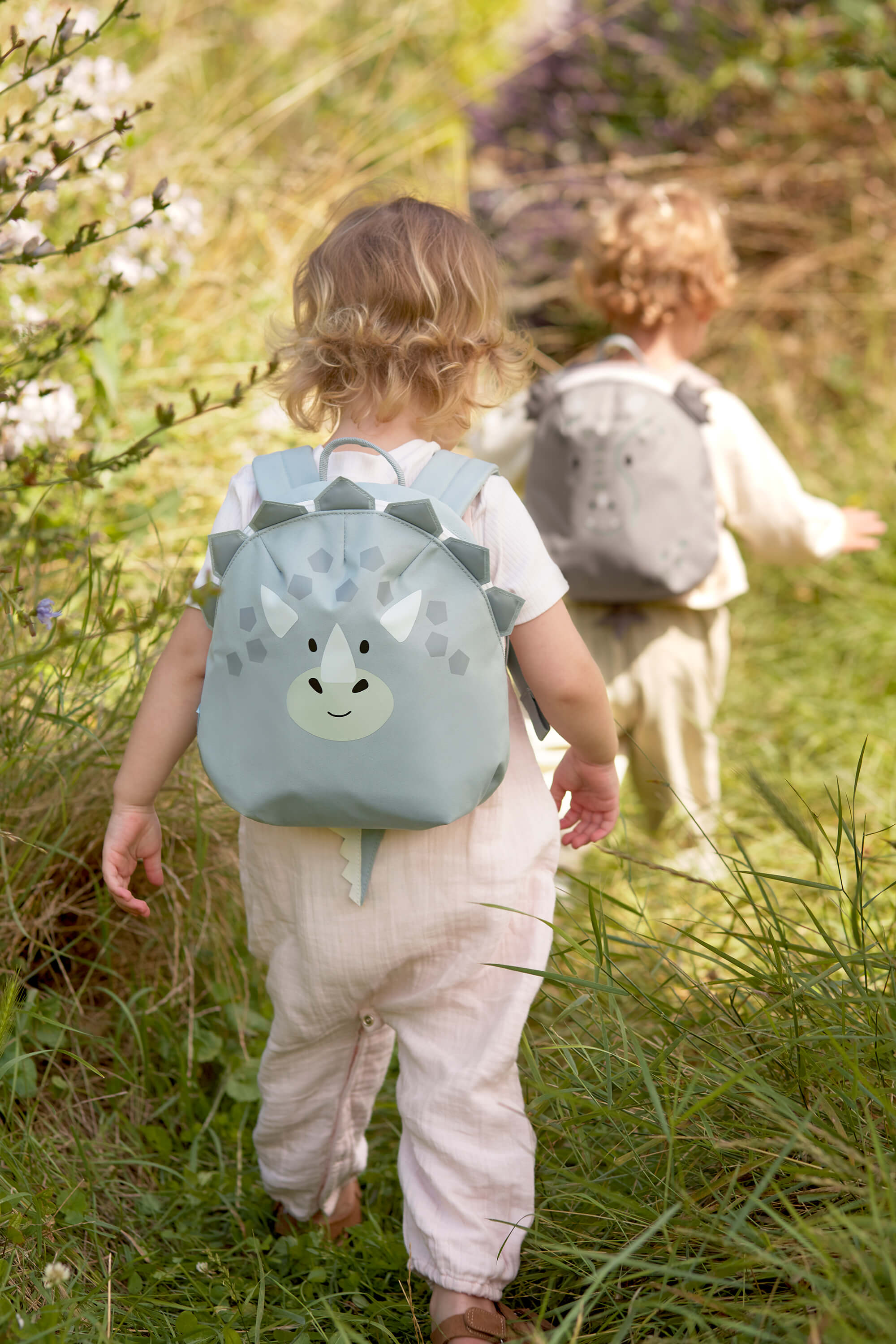 Kindergartenrucksack Tiny - Dinosaurier, Grau