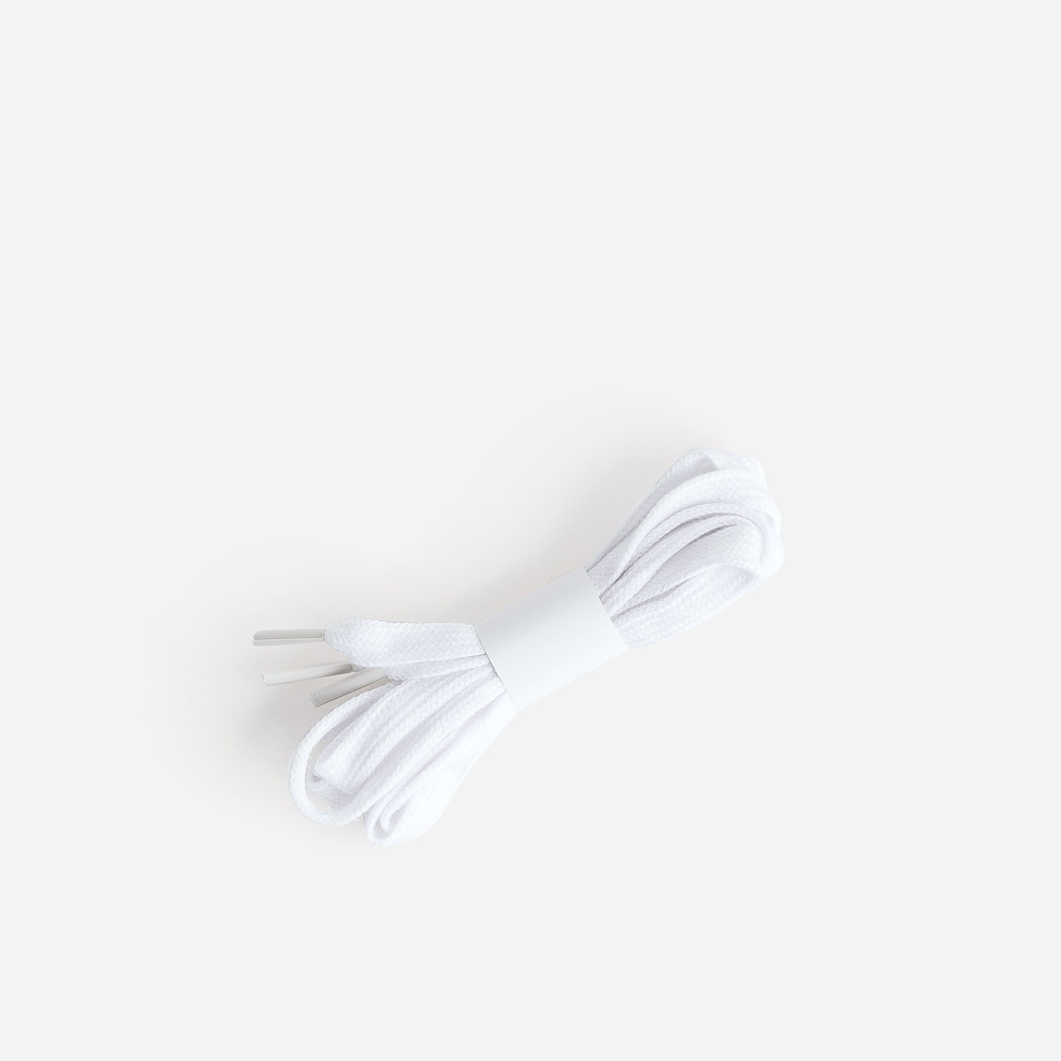 Lacets blancs plats