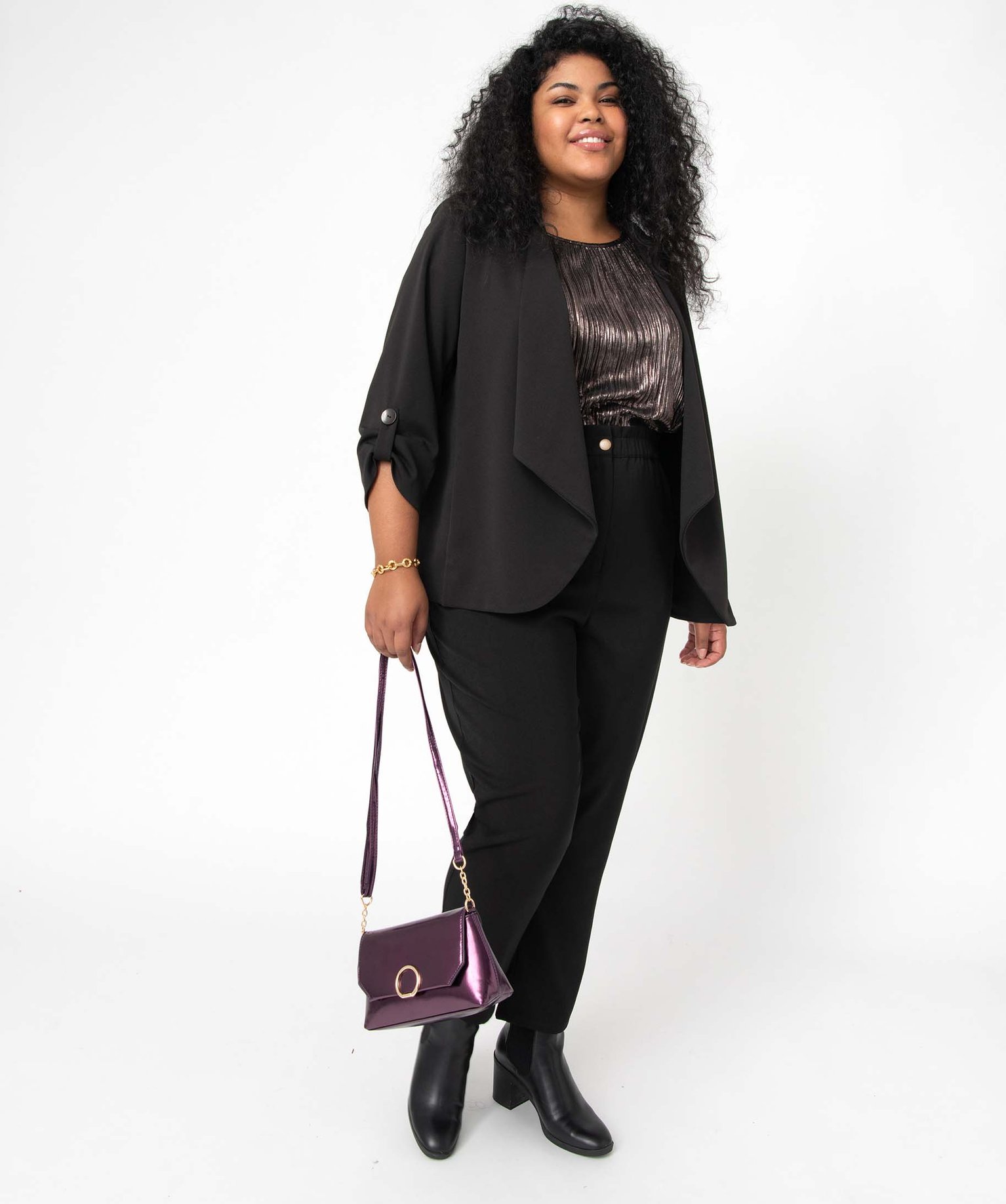 Veste femme grande taille porté ouvert avec manches 3/4 noir | GEMO
