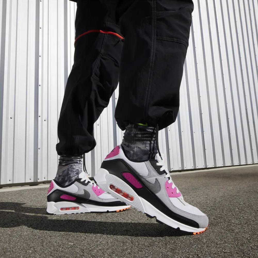Nike Air Max 90 FN6958-003 / grau