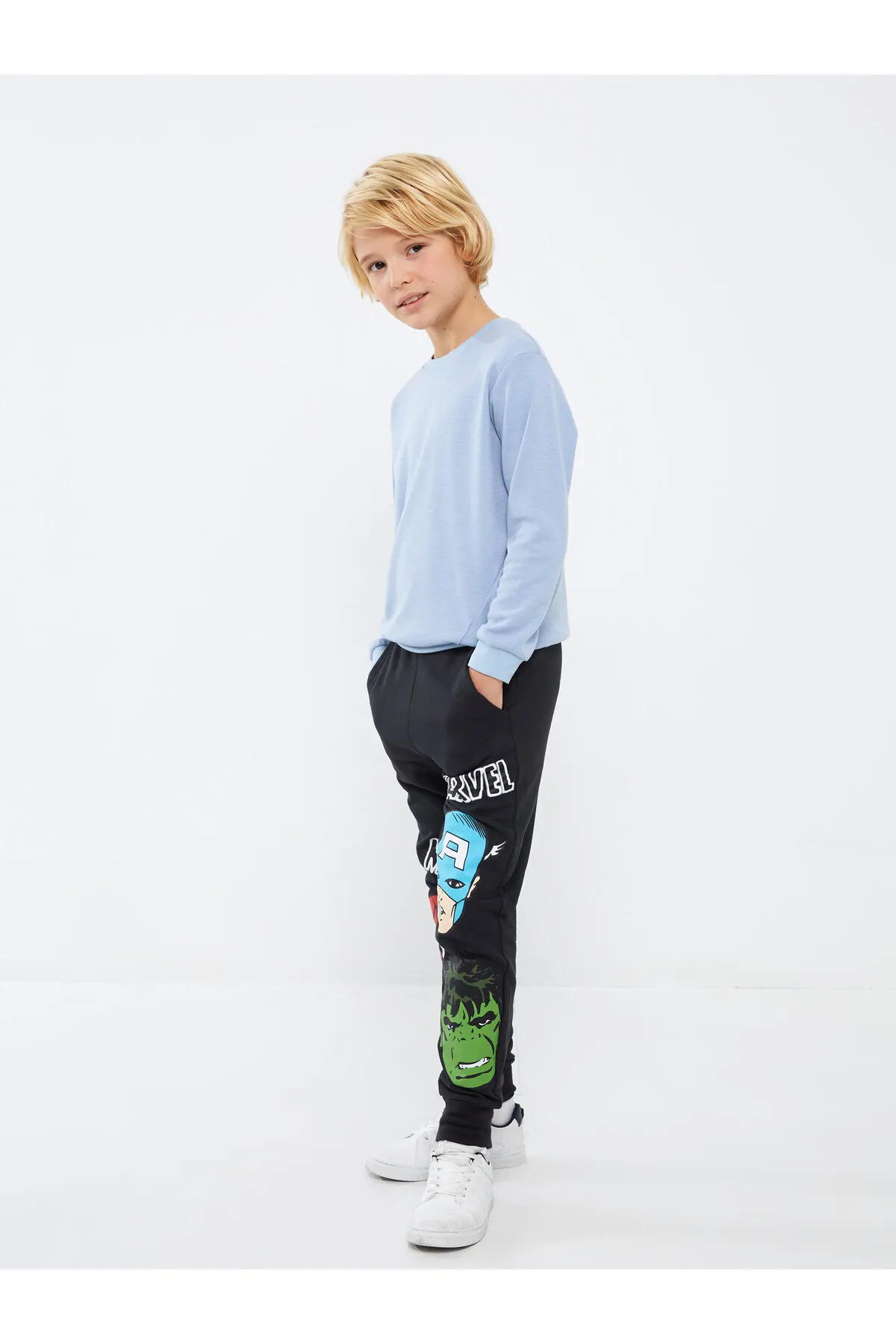 LC Waikiki  Marvel-bedruckte Jogger-Jogginghose für Jungen mit elastischem Bund