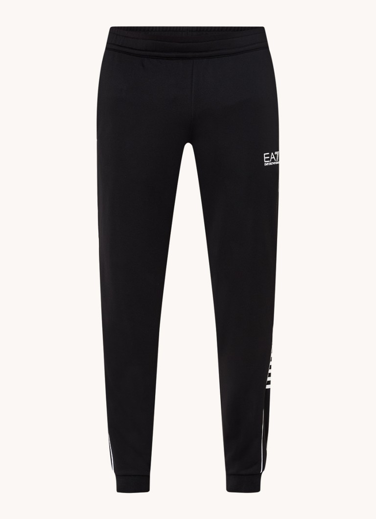Pantaloni de trening slim fit de la Emporio Armani, cu logo și buzunare laterale.