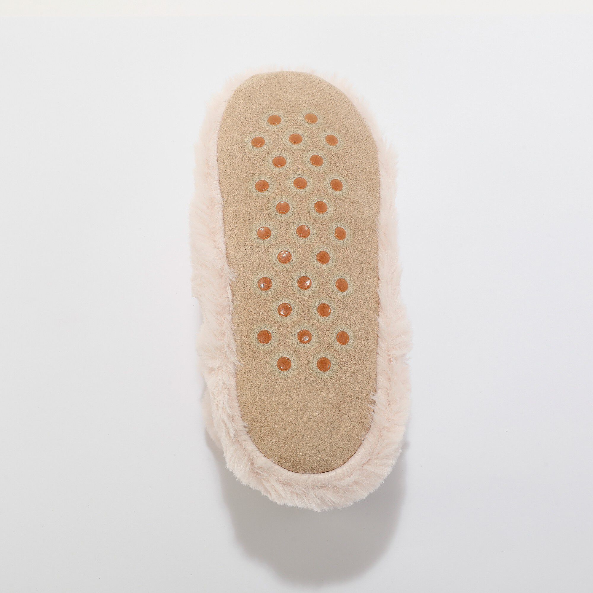 Chaussons forme botillon avec pompons effet fausse fourrure
