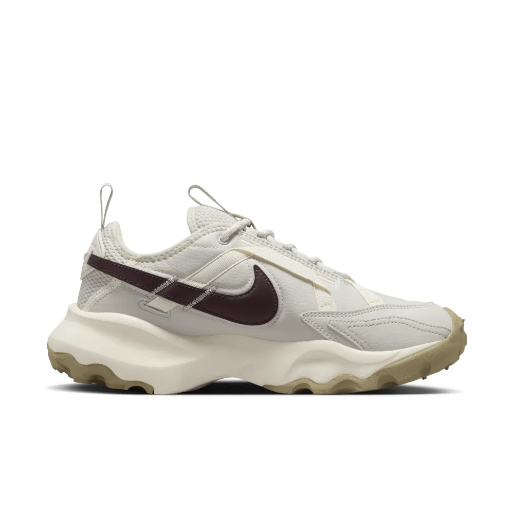 Nike TC 7900 DD9682-003 / grau