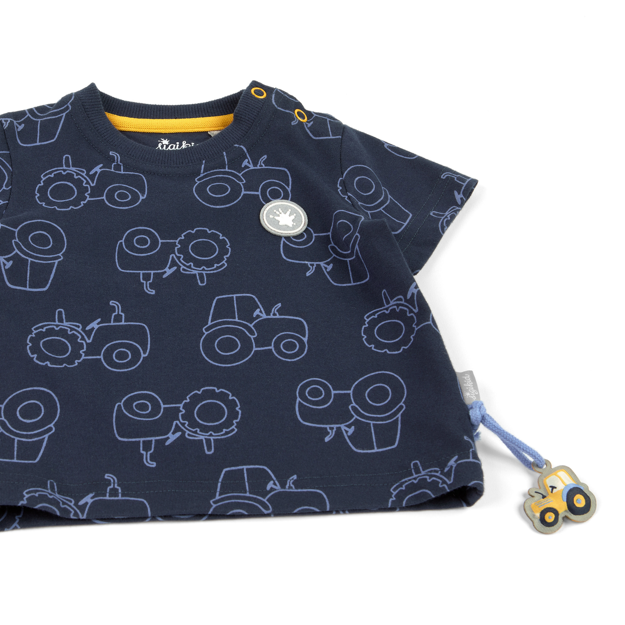 Blaues Baby T-Shirt mit Traktoren bedruckt