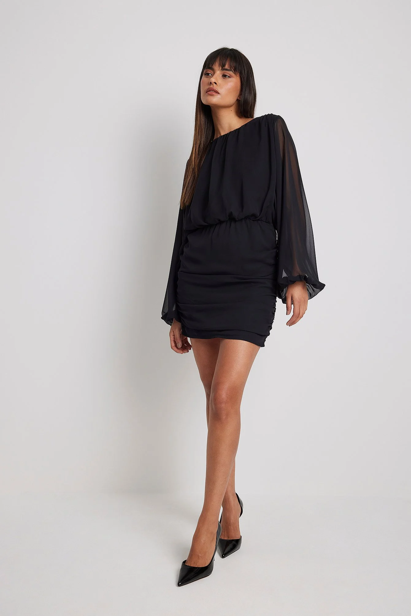 Mini-Kleid mit gesmoktem Rock