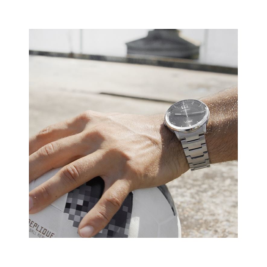 Mido Herrenuhr Commander Big Date