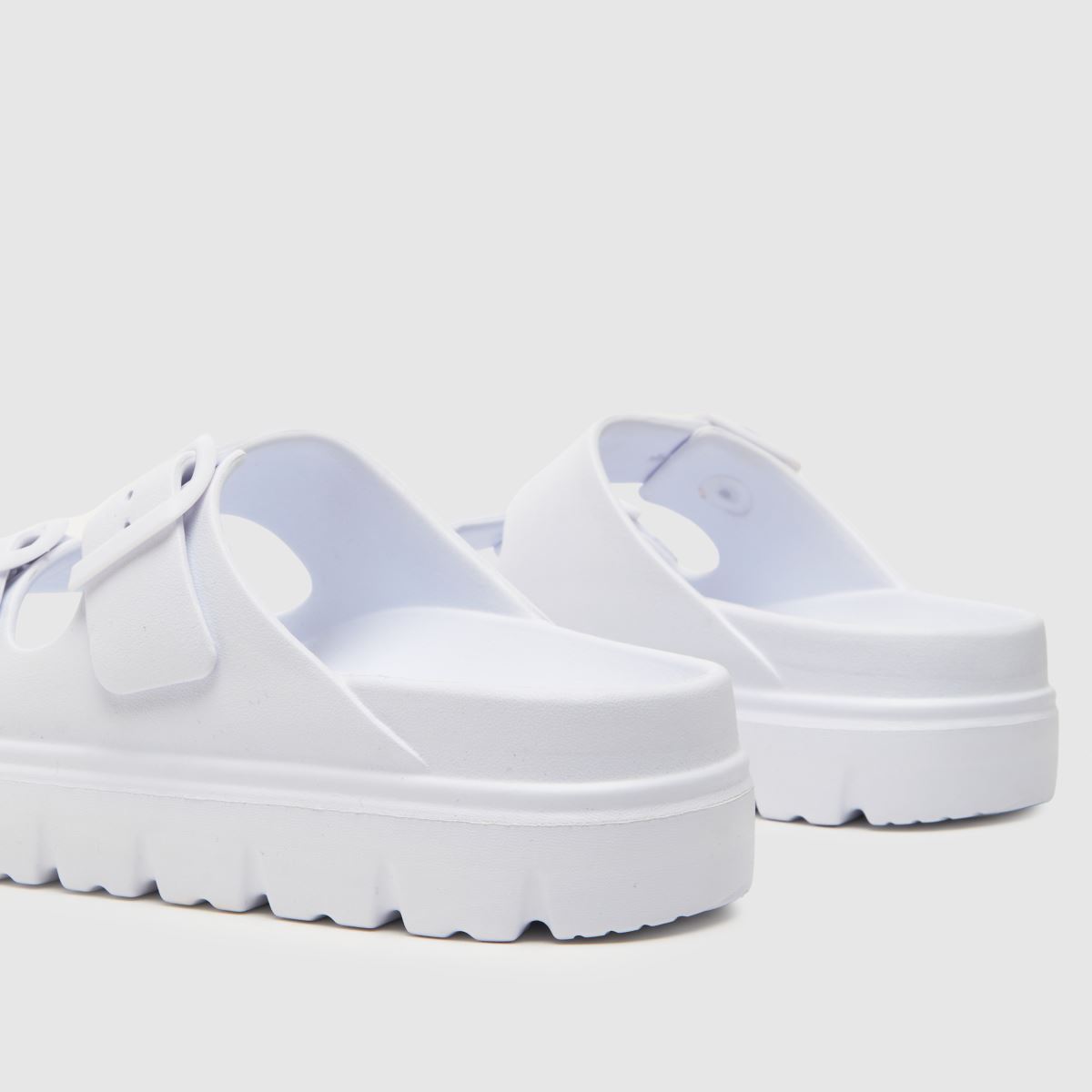 Schuh Tilda dupla pántos talpbetétes szandál fehér színben