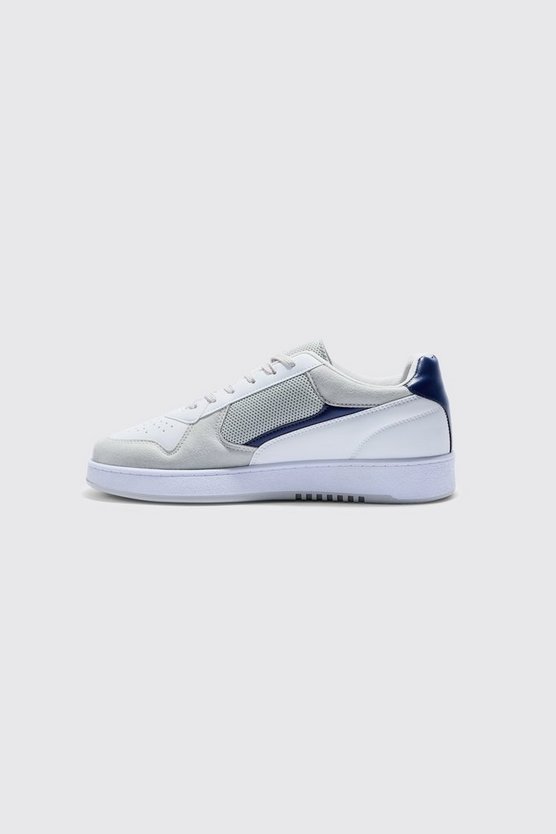 Blaue Sneaker mit klobiger Sohle und Mesh-Einsatz