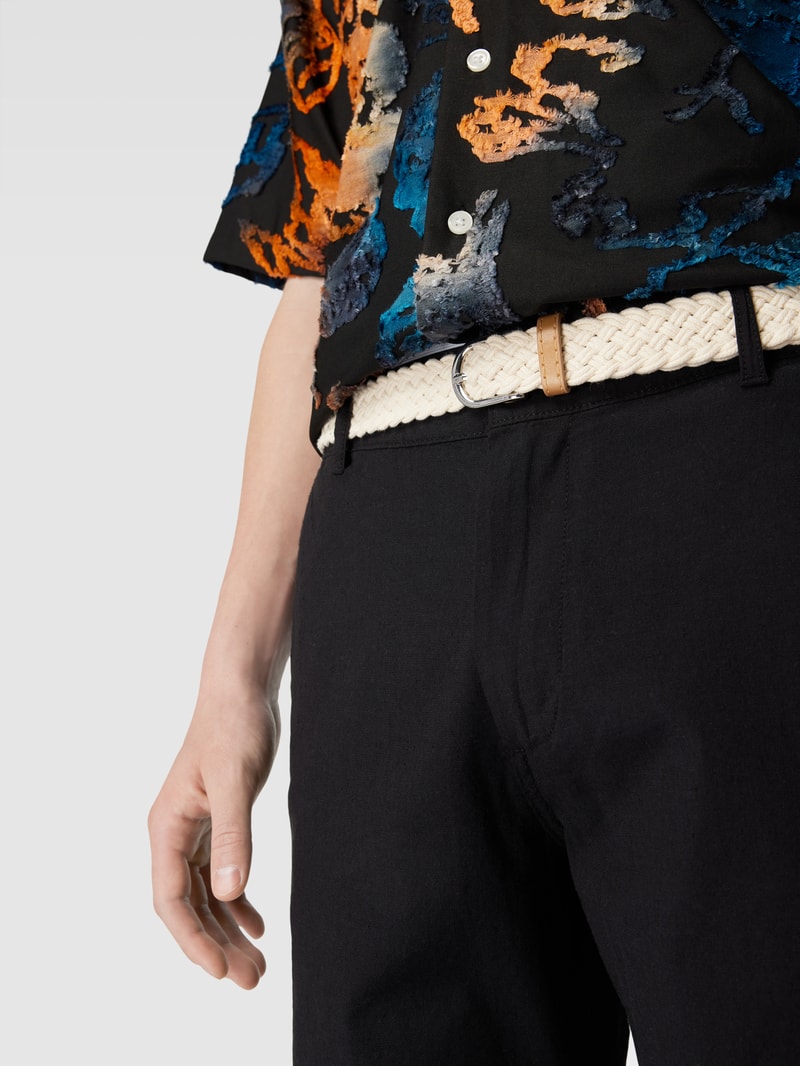 Bermudas mit Stoffgürtel in schwarz