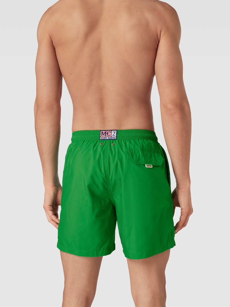 Badehose mit Label-Patch in grün