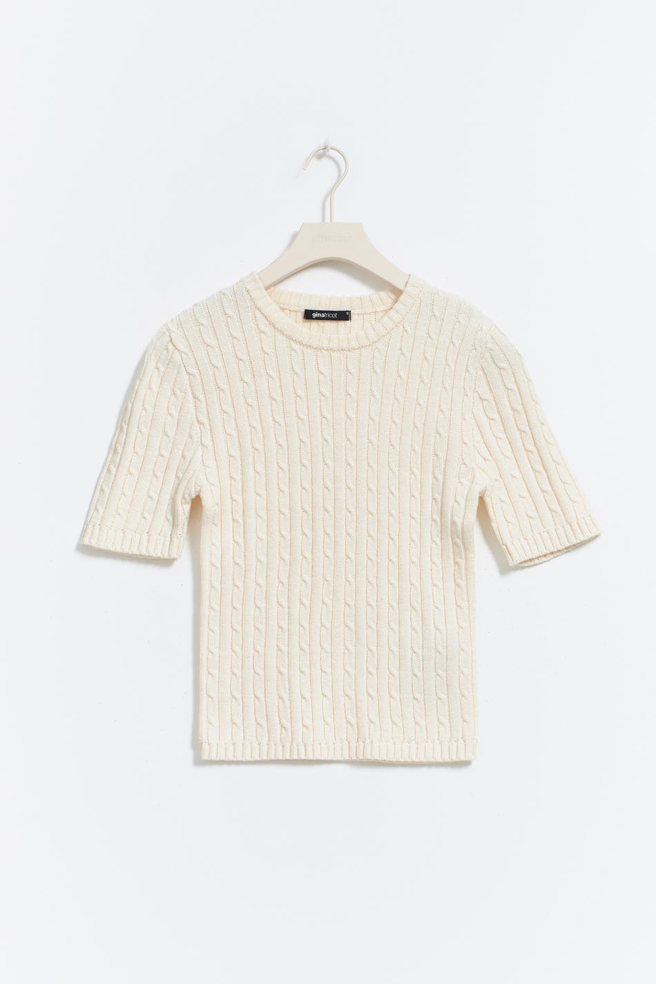 Knitted cable top