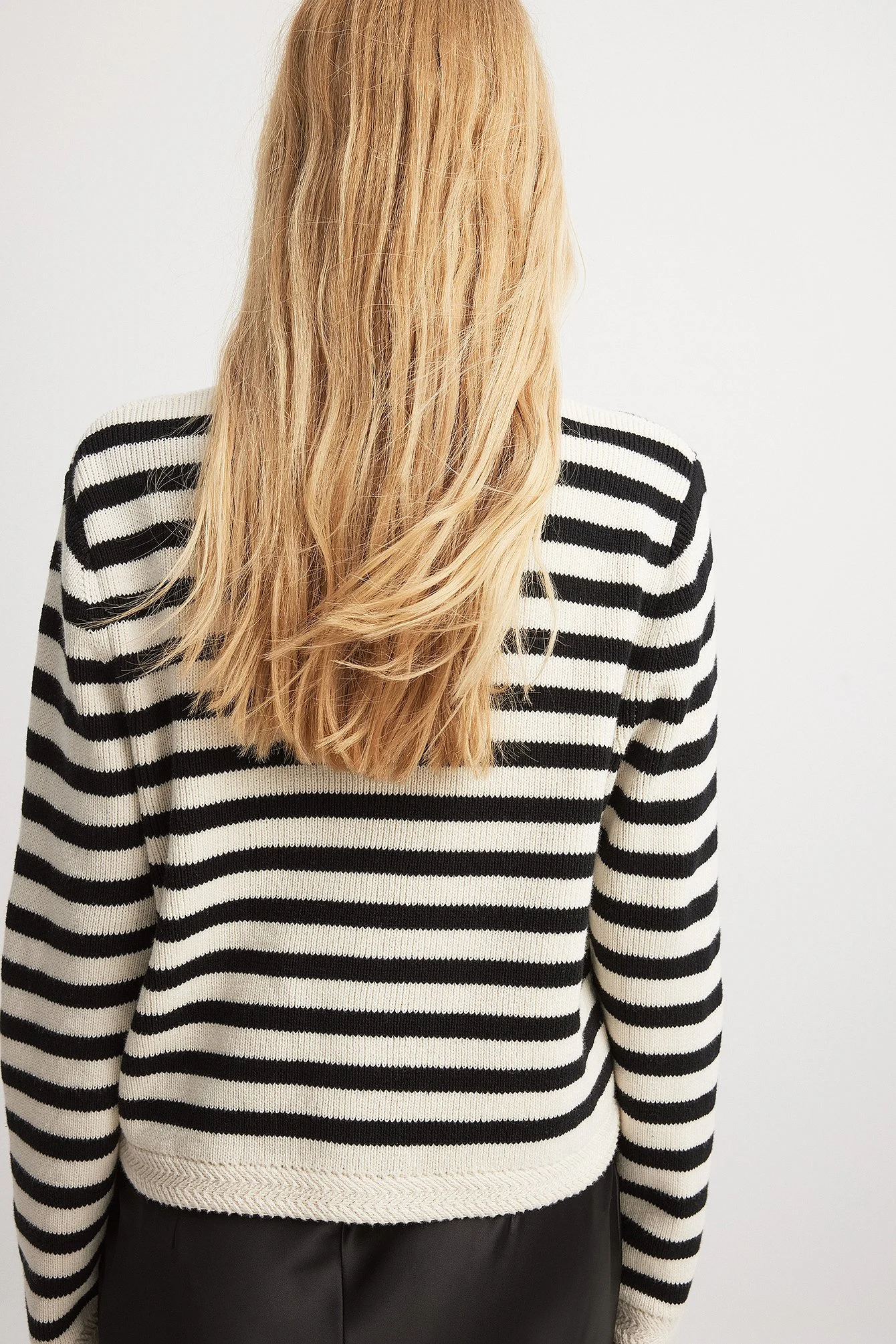 Gestreifte Strickjacke