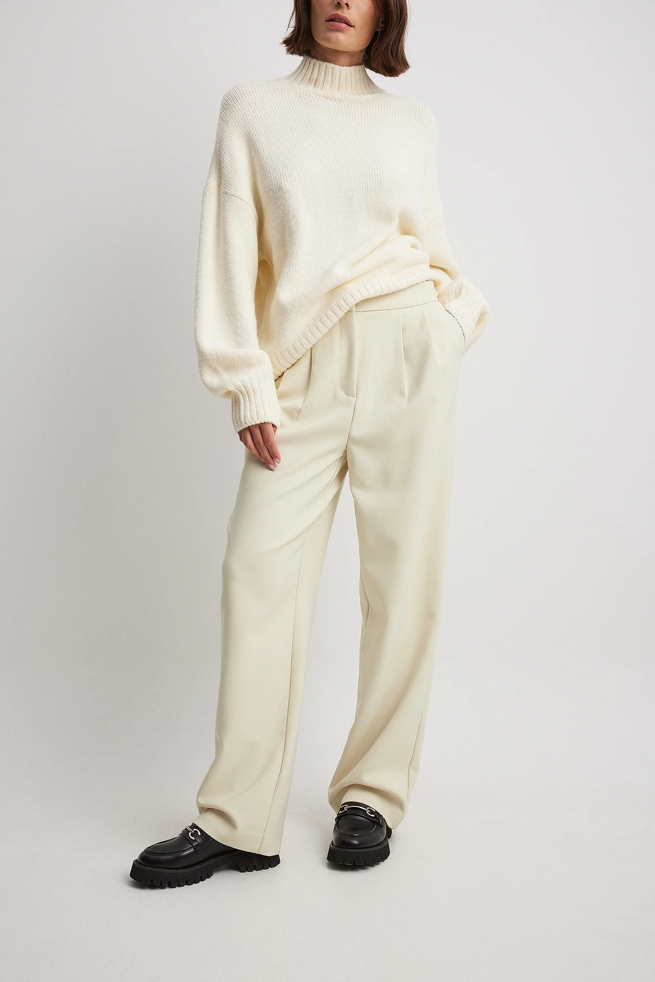 Recycelte plissierte Anzughose mit hoher Taille